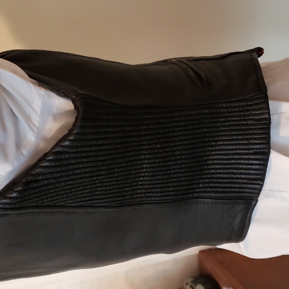 Black Women's Leather Vest - Picture 3 of 10